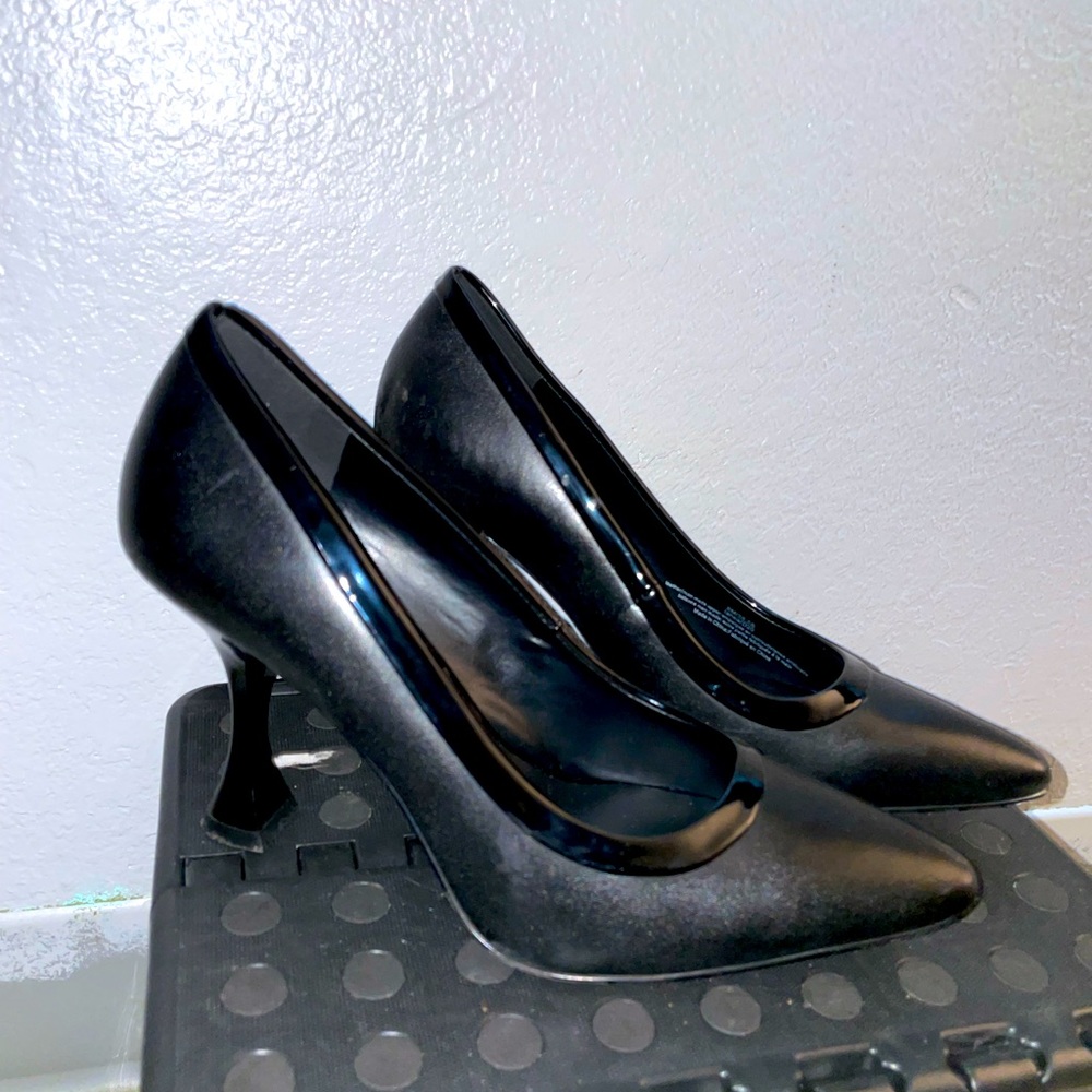 Karl lagerfeld vintage heels used once size 8
